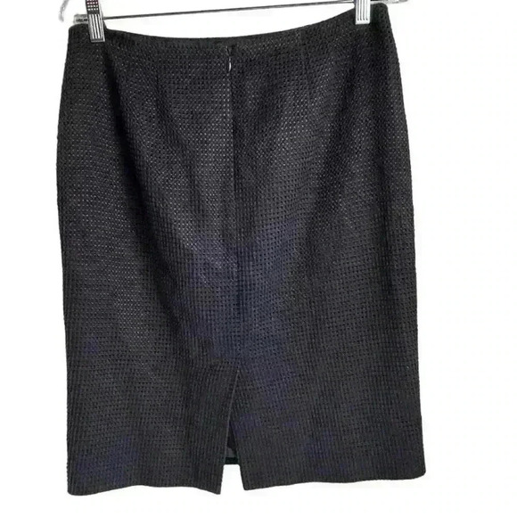 Ann Taylor Women's Black Textured Knee Length Pencil Skirt Size 6 - Picture 2 of 7